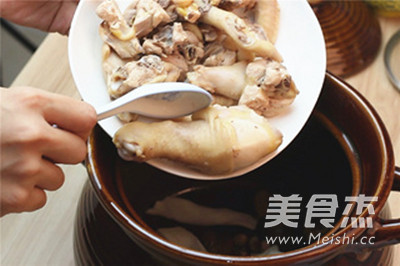 Guangdong Old Fire Soup-maca Mushroom and Wolfberry Soup recipe