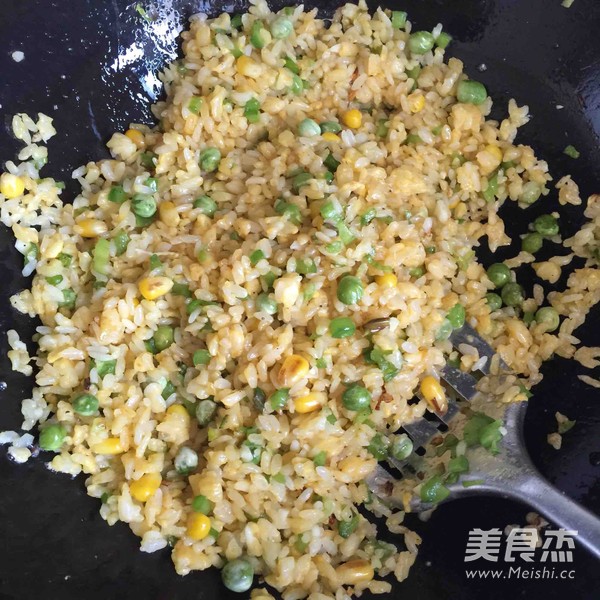 Muyu Flower Golden Fried Rice recipe