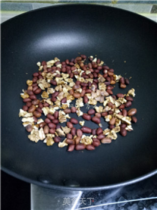 [bao Nao Yi Zhi] Peanut and Walnut Dew recipe