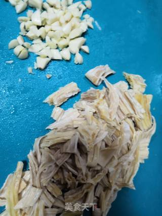Fried Pork Belly with Yuba and Cowpea recipe