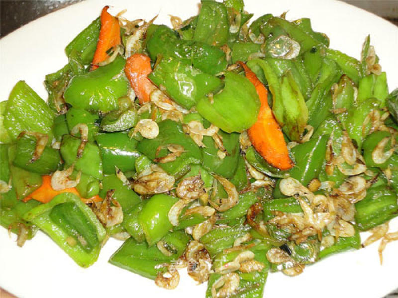 Stir-fried Green Peppers with Shrimp Skins recipe