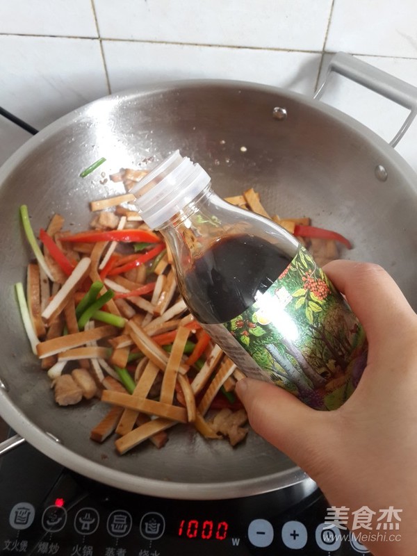 Fried Pork with Dried Tofu recipe