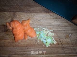 Stir-fried Celery with Double Ears recipe