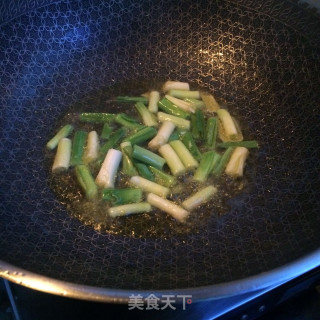 Stir-fried Vermicelli with Green Garlic Cabbage recipe