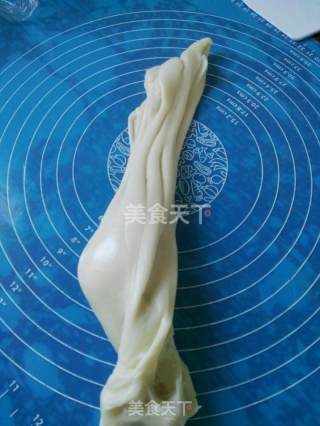 Egg Yolk Pastry ~ Detailed Process of Kneading The Oily Crust by Hand recipe