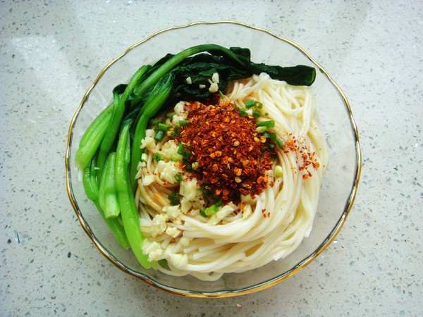 Spicy Oil Splashed Noodles recipe