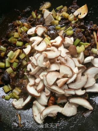 Mushroom Beef Noodle recipe