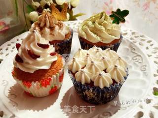 Butter Decorated Cupcakes recipe