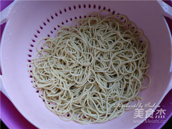 Braised Pork Lion Head Noodle Soup recipe