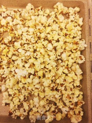 Homemade Caramel-flavored Popcorn-a Casual Snack for Watching Movies recipe