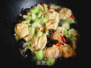 Stir-fried Loofah with Gluten recipe