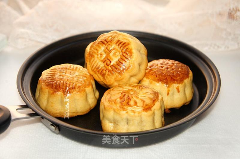 Cantonese-style Moon Cakes with Lotus Paste Filling recipe