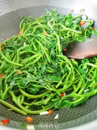 Stir-fried Water Spinach recipe