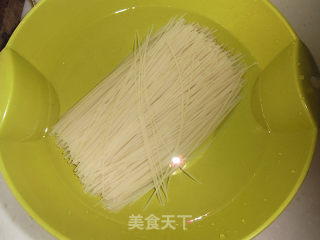 Rice Noodles with Meat recipe