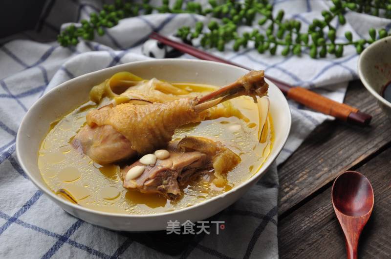 Bawang Flower Stewed Chicken Soup