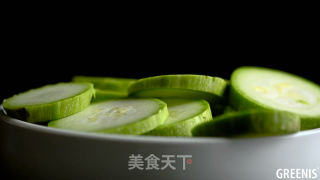 Zucchini Pineapple Juice, Xizimeiren recipe