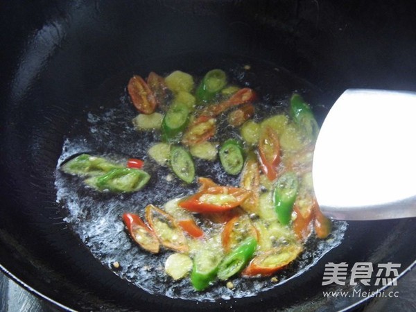 Sour and Spicy Stir Fried Squid recipe