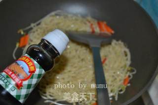 Stir-fried Vermicelli with Spontaneous Bean Sprouts recipe