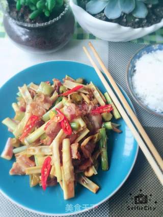 Stir-fried Pork Belly with Bitter Bamboo Shoots recipe