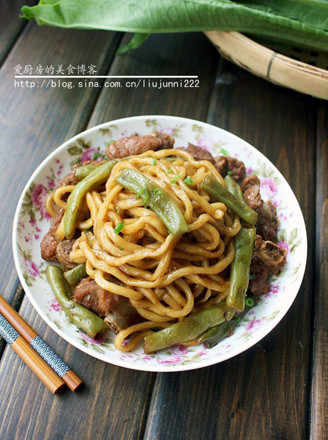 Braised Noodles with Beans and Pork Ribs recipe