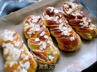 Bean Paste Braid Bun recipe