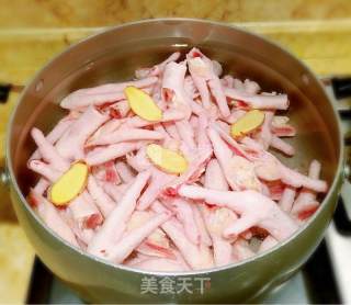 Fragrant Chicken Feet recipe