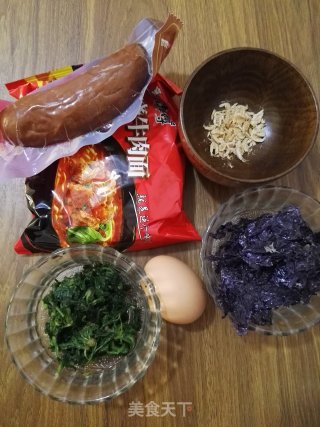 Egg Noodles with Red Intestine recipe