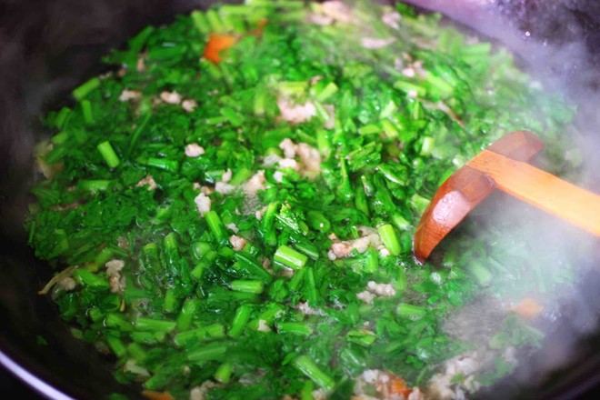 Chrysanthemum Minced Pork Nutrition Soup recipe