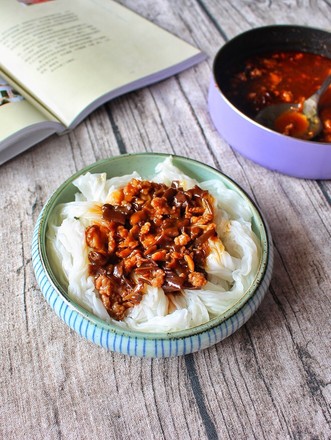 Black Fungus with Minced Meat and Rice Noodles recipe