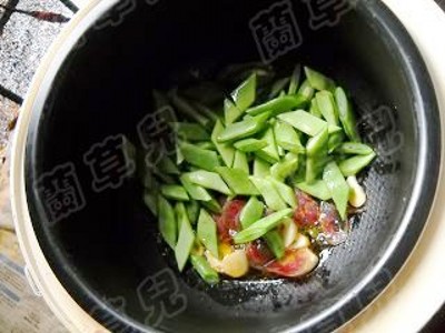 Sauce Braised Green Bean Cat Ear Noodles recipe