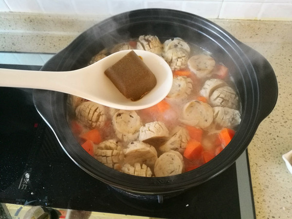 Curry Mushroom Meatballs with Yam and Carrot in Claypot recipe