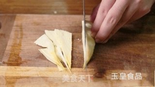 Stir-fried Bacon with Winter Bamboo Shoots recipe