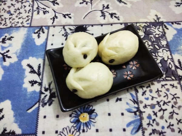 Bunny Milk Bean Buns recipe