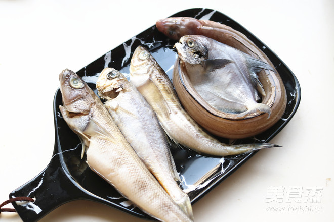 Jiaodong Farmer's Dishes--fish Pot Slices recipe