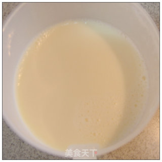 Easily Make Delicious Soup-----soybean Milk and Fresh Mushroom Pot recipe