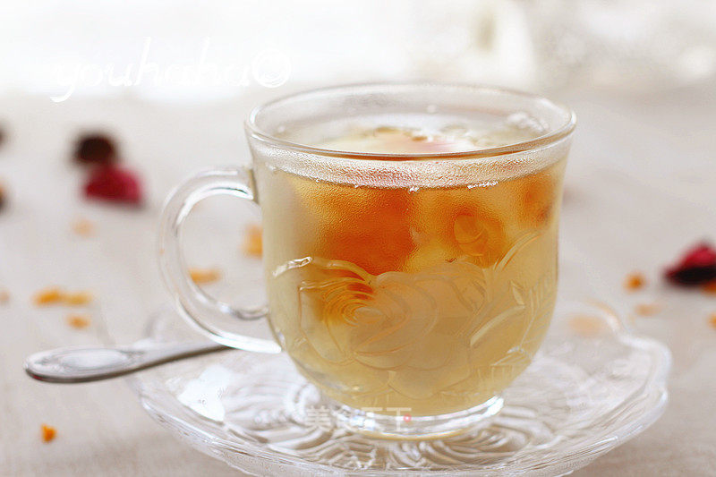 Peach Gum White Fungus and Sydney Soup