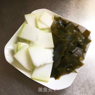 Winter Melon and Shrimp Seaweed Soup recipe