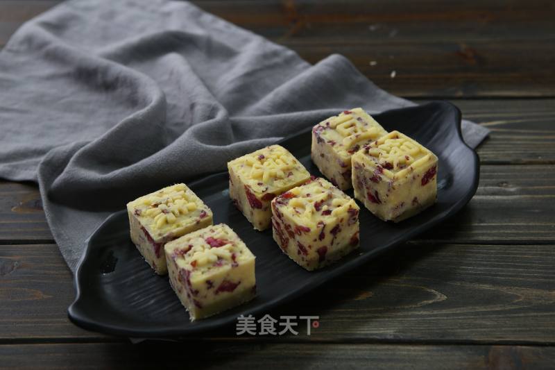 Rose Fragrant Mung Bean Cake recipe