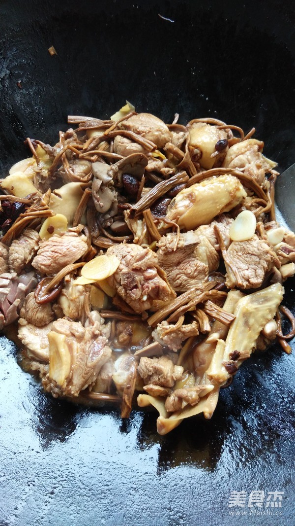 Braised Duck with Tea Tree Mushroom recipe