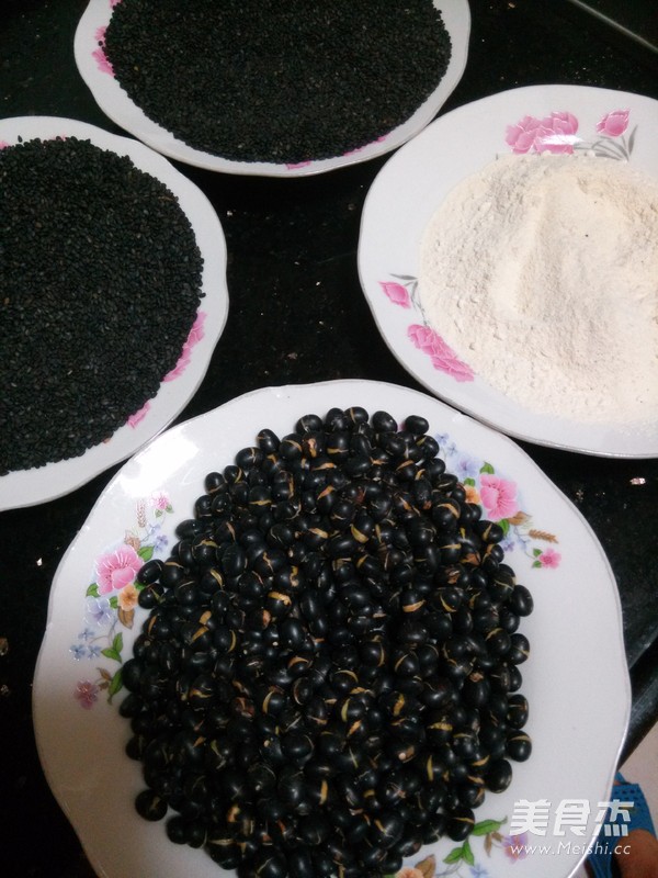 Homemade Instant Black Bean and Black Sesame Paste recipe