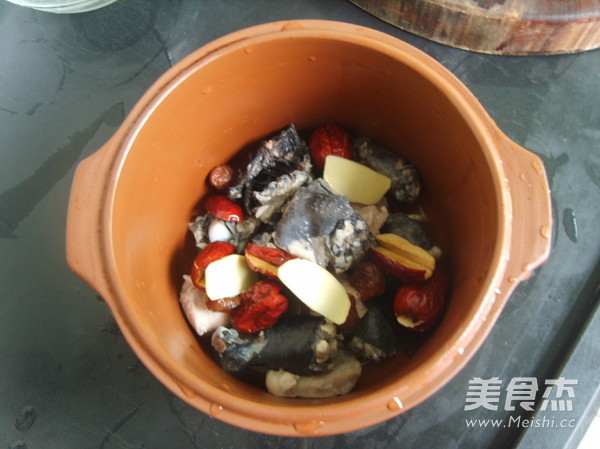 Ejiao Black Chicken Soup recipe