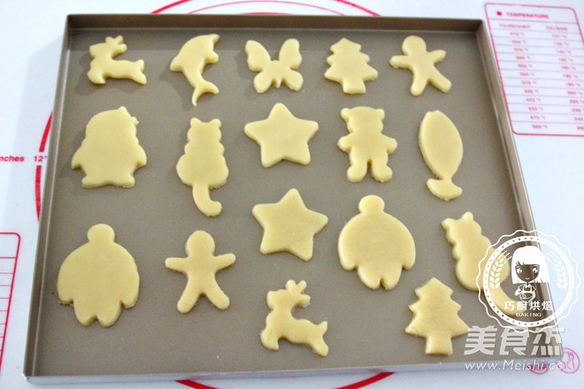 Cute Cartoon Biscuits with Icing Sugar recipe