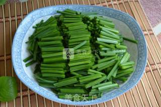 Stir-fried Leek Moss with Lean Pork recipe