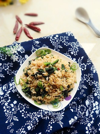 Fried Rice with Lettuce Leaves and Egg