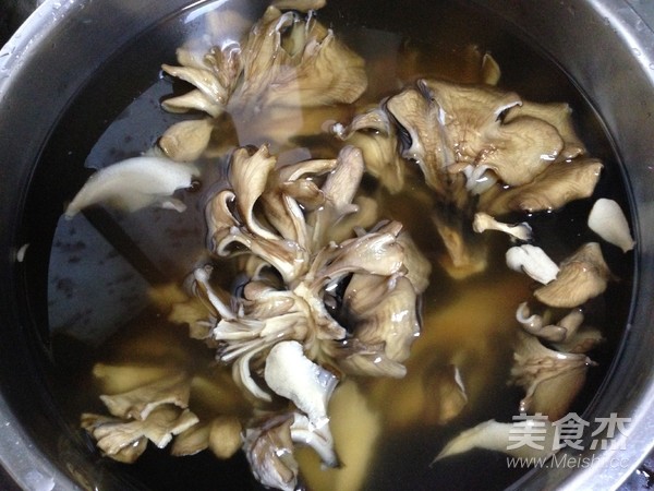 Maitake Mushroom Stewed Chicken Soup recipe