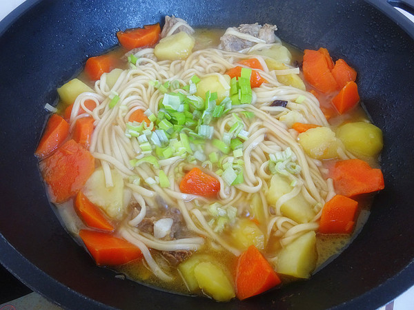 Braised Noodles with Pork Ribs recipe