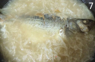 Carrot Shredded Sea Bass Soup recipe
