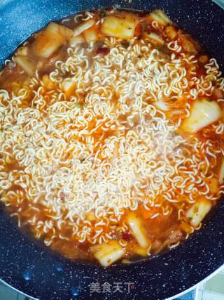 Korean Kimchi Instant Noodles recipe