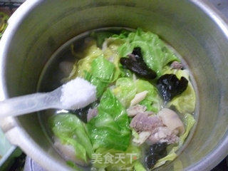 Black Fungus Beef Cabbage Hoof Soup recipe