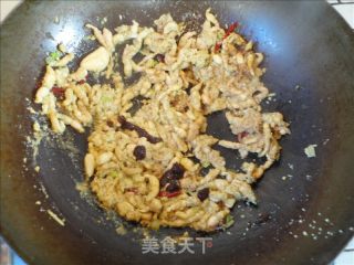 Stir-fried Green Pepper Sauce with Xiangdou Dan recipe